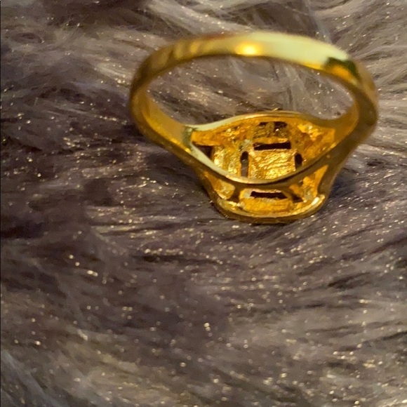 ⭐️HP⭐️Gold tone faux diamond ring size 9 - Picture 5 of 5